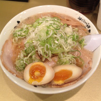 「しょうゆ味玉ラーメン 780円」@超ごってり麺 ごっつ 秋葉原店の写真