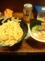 「こってりつけとんカツオ合わせ大盛830円　缶ビール350円」@越後つけ麺 維新 武蔵小杉店の写真