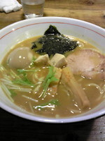 「味玉らーめん+ライス（50円）」@麺や わたるの写真