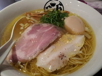 「金色の塩ラーメン（味玉サービス）」@666の写真