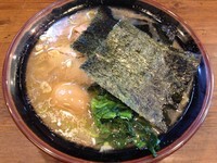 「ラーメン・濃いめ＋味玉（￥600＋￥100）」@丸一の写真