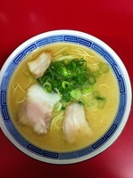 「らーめん５００円、替玉１回サービス」@三九ラーメンの写真