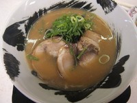 「こってりラーメン577円(餃子無料券で餃子)」@餃子の王将 鶴橋東店の写真