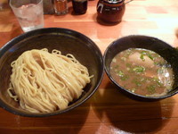 「つけめん　こってり　（中盛）＋サービス味玉　７５０円」@瞠 池袋店の写真