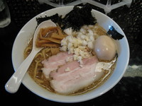 「ニボガッツ（ニンニク）＋味玉（無料）：700円」@666の写真