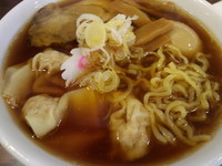 「らーめん（550円）＋肉ワンタン（120円）＋味玉（100円）」@わんたん 崎廣の写真