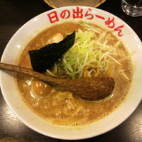 「魚介醤油らーめん650円＋味付玉子100円」@日の出らーめん 横浜桜木町本店の写真