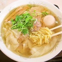 「塩ワンタンメン＋味玉　800円+100円=900円」@支那そば一麺 下広岡店の写真