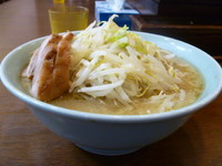 「ラーメン（ニンニク少な目）　７００円」@ラーメン二郎 池袋東口店の写真