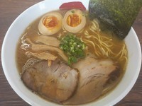 「味玉魚介豚骨醤油 ￥830」@麺屋 三四郎の写真