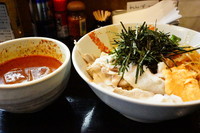 「冷辛　豚しゃぶマヨつけ麺（夏限定、中盛無料）」@麺屋33の写真