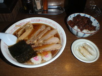 「中華そば＋ももチャーシュー＋小肉飯」@三角屋 暖 -DAN-の写真