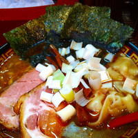 「ラーメン中」@すごい煮干ラーメン凪 渋谷東口店の写真