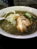 「目黒ブラック煮干しそば（大）玉葱増し（50円）」@麺屋 航の写真