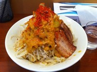 「冷やしマカナイ(ニンニクダレ)」@メガガンジャの写真