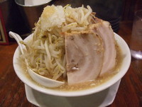 「みちるめん+大」@ガツ盛リラーメン みちる屋 松戸店の写真