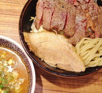 「辛つけめんミニ720円ステーキ300円」@ラーメン燈郎の写真