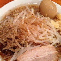 「ラーメン・味玉(鰹節・にんにく)」@ラーメン 麺処 なるとの写真