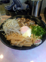 「まぜそば赤　大盛」@虎魂食堂の写真