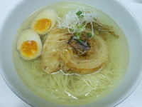 「塩らぁ麺＋味玉」@麺や金時の写真