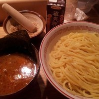 「辛つけ麺大盛り440ｇ　￥720」@つけ麺屋 やすべえ 道頓堀店の写真