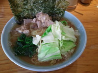 「朝ラーメン＋キャベツ(５００円＋ツイッター割)」@横浜ラーメン 武蔵家 大井町店の写真