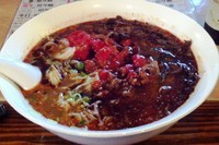 「黒トマト坦々麺」@めんや Bar クアトロの写真