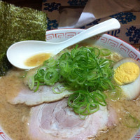 「とんこつチャーシュー醤油」@岡ちゃんラーメンの写真