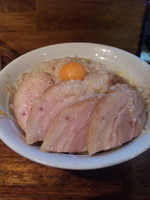 「肉増しまぜそば 醤油　ニンニクアブラ　９００円」@麺処 MAZERUの写真