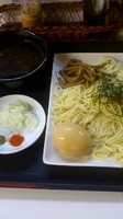 「夏そば、味玉　　500＋100円」@燵家製麺の写真