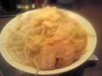 「ラーメン並（にんにく多め）　720円」@ジャンクガレッジ 東京ラーメンストリートの写真