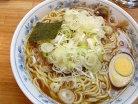 「ラーメン（中盛）＋ねぎ多め」@麺屋ごとうの写真