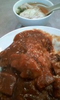 「牛バラカレー（ミニワンタン付き） ７５０円」@牡丹園の写真