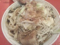 「ラーメン（小）　６００円　麺少なめ　ニンニク少し　アブラ」@ラーメン二郎 府中店の写真