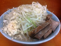 「ラーメン（ヤサイニンニク）￥700」@ラーメン二郎 新橋店の写真