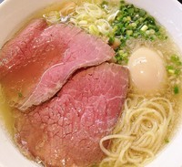 「贅沢焼牛塩らーめん1000円」@牛骨らぁ麺 マタドール 本店の写真