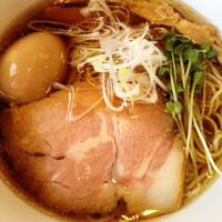 「味玉醤油らーめん」@自家製麺ばくばくの写真