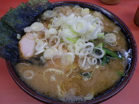 「ラーメン並＋ねぎ」@ラーメン杉田家の写真