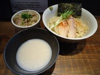 「『濃縮ホタテダシと藻塩の冷やしつけそば(￥880)』」@町田汁場 しおらーめん 進化の写真