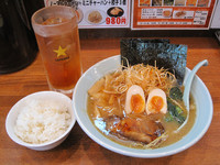 「豚骨醤油ラーメン」@横浜家系ラーメン ばりき家の写真
