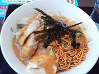 「冷やしまぜそば　大盛り」@ジャンクガレッジ 甲府昭和店の写真