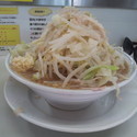 小ラーメン650円。やさいにんにくあぶらおおめ