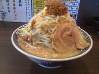 「角ふじ系　ラーメン（大盛り　麺300g）」@山勝角ふじ 京成大久保店の写真