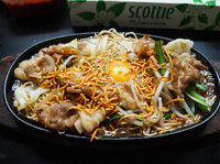 「焼ラーメン（もつ入り）+砂ズリ串+明太子玉子焼」@KENZOの写真