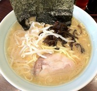 「ラーメン（中）（750円）」@横浜ラーメン 増田家 幕張店の写真