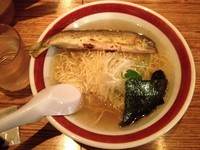 「鮎○ゴトラーメン + 鮎焼おにぎり」@鮎ラーメン 二子玉川店の写真