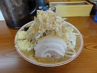 「らーめん　700円　全マシ（ニンニクはマシマシ）」@らーめん ◯八の写真