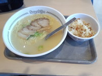 「肉入りラーメン　五目ごはん」@スガキヤ プレ葉ウォーク店の写真