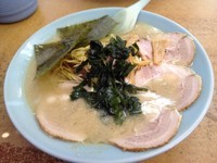 「ネギチャーシューメン（中盛）／\850＋\100」@ラーメンショップ 薮塚店の写真