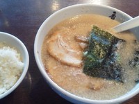 「醤油ラーメン」@らーめん香月 三軒茶屋店の写真